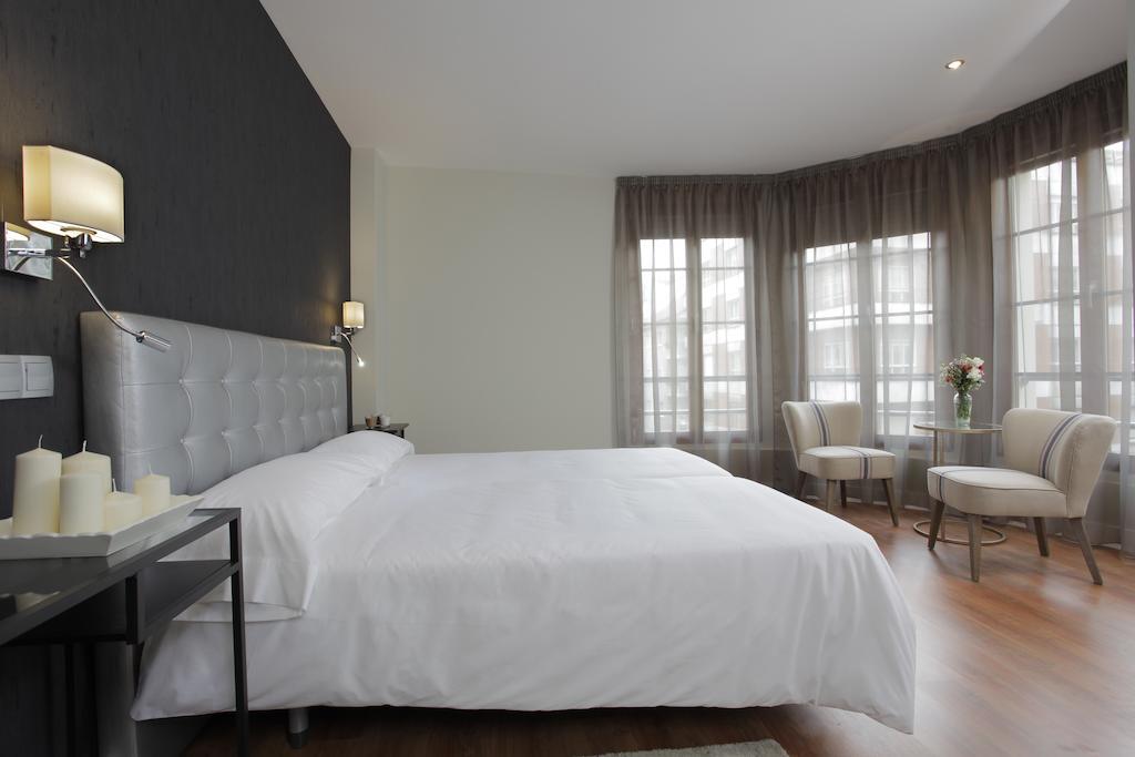 Hotel Rosal Oviedo Zewnętrze zdjęcie