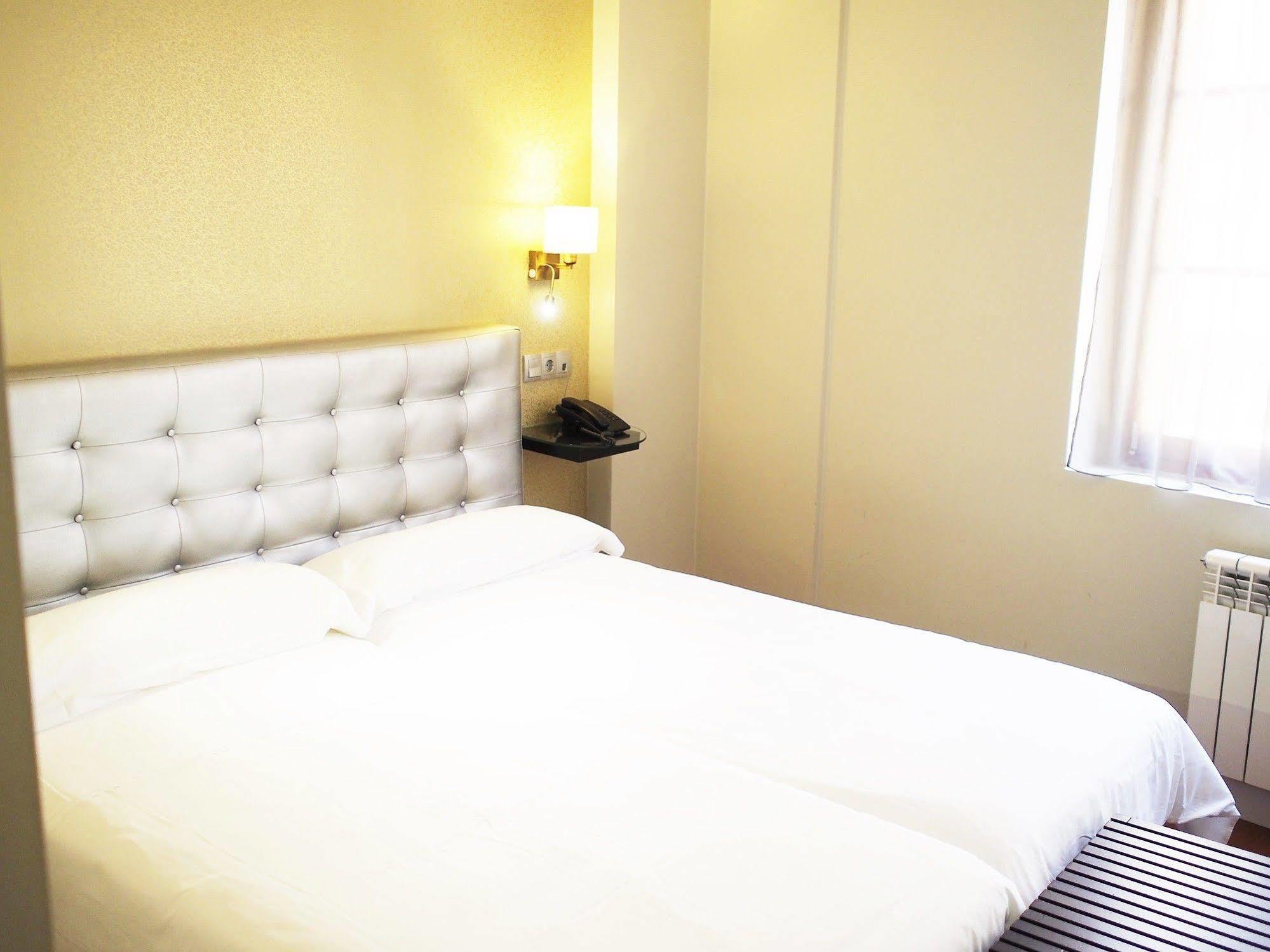 Hotel Rosal Oviedo Zewnętrze zdjęcie