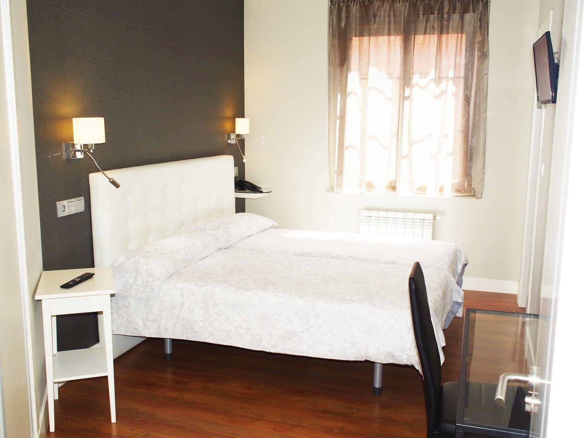Hotel Rosal Oviedo Zewnętrze zdjęcie