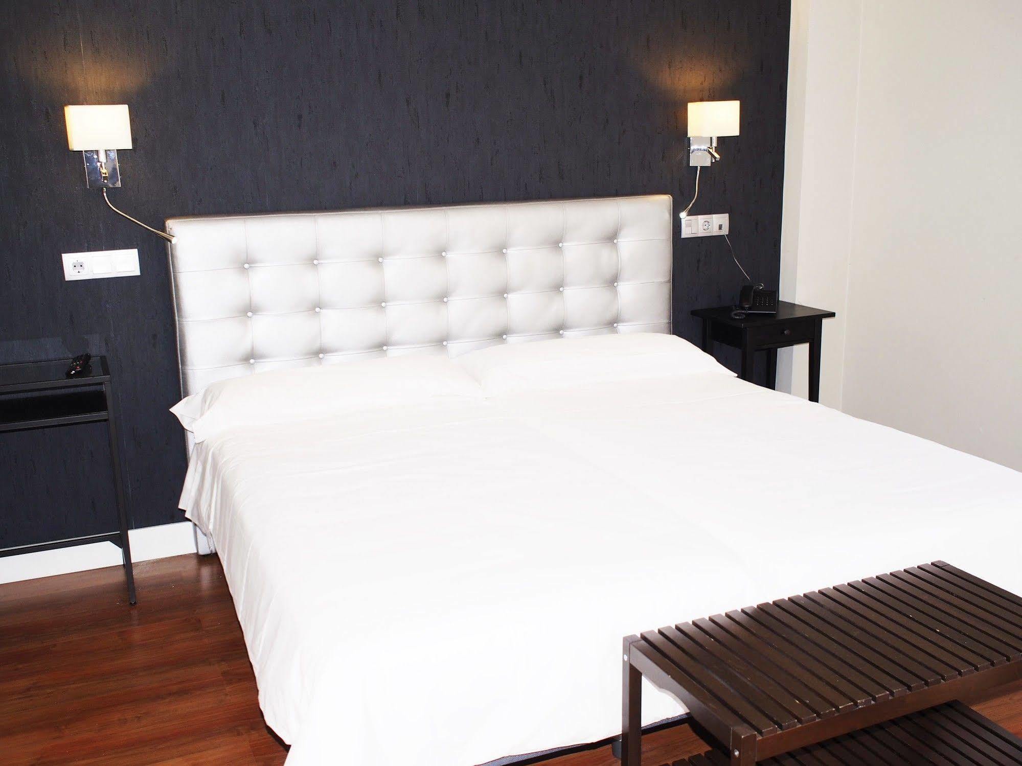 Hotel Rosal Oviedo Zewnętrze zdjęcie