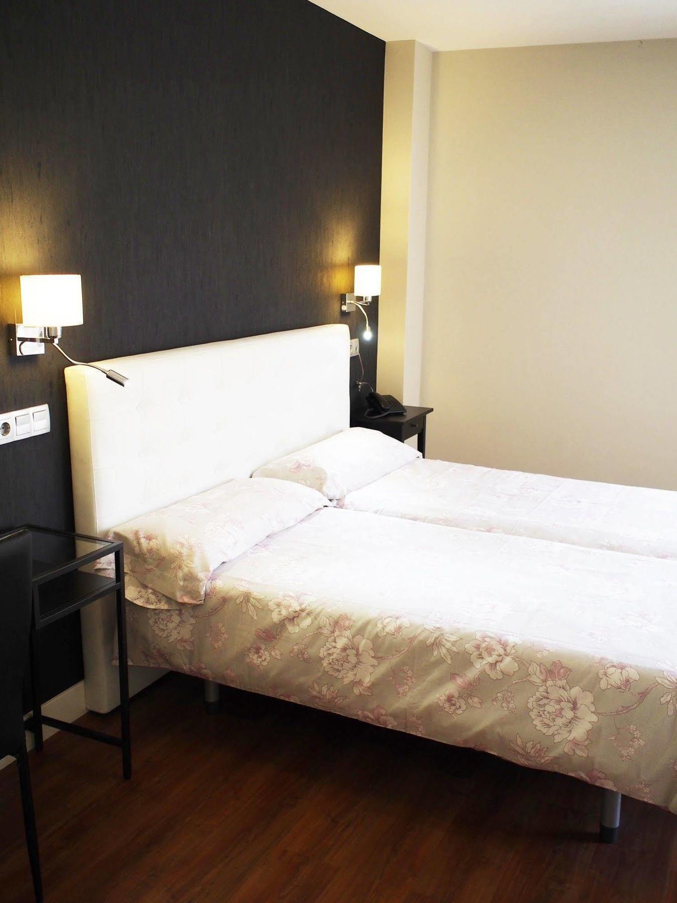 Hotel Rosal Oviedo Zewnętrze zdjęcie